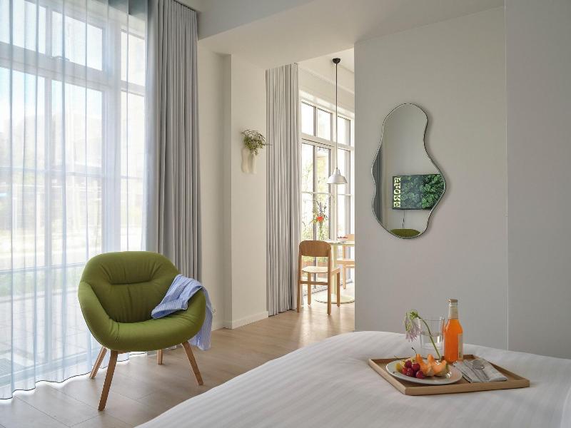 Flora Apartment Hotel image