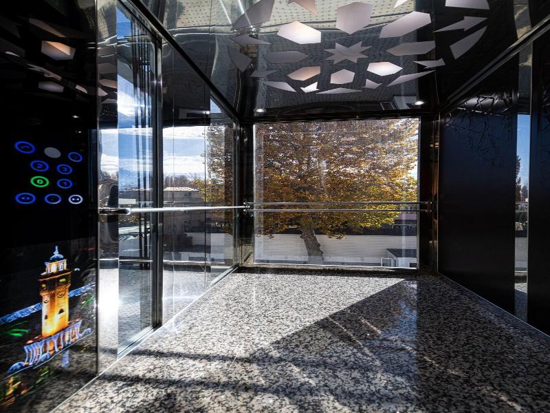 Zarafshon Parkside Hotel image