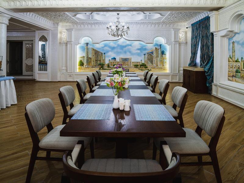 Zarafshon Parkside Hotel image