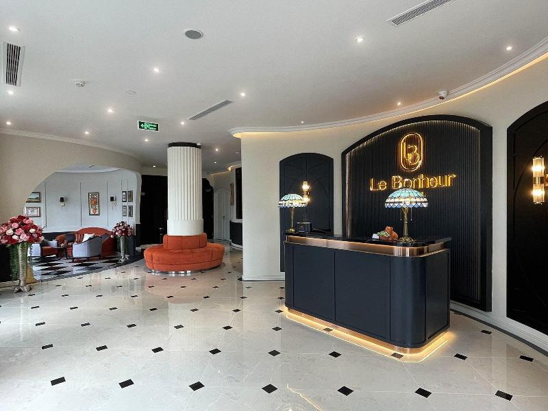 Le Bonheur Hotel
