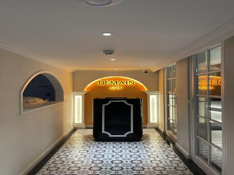 Le Bonheur Hotel