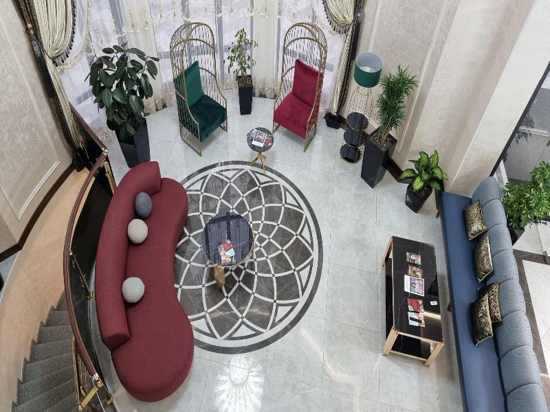Garnet Hotel image