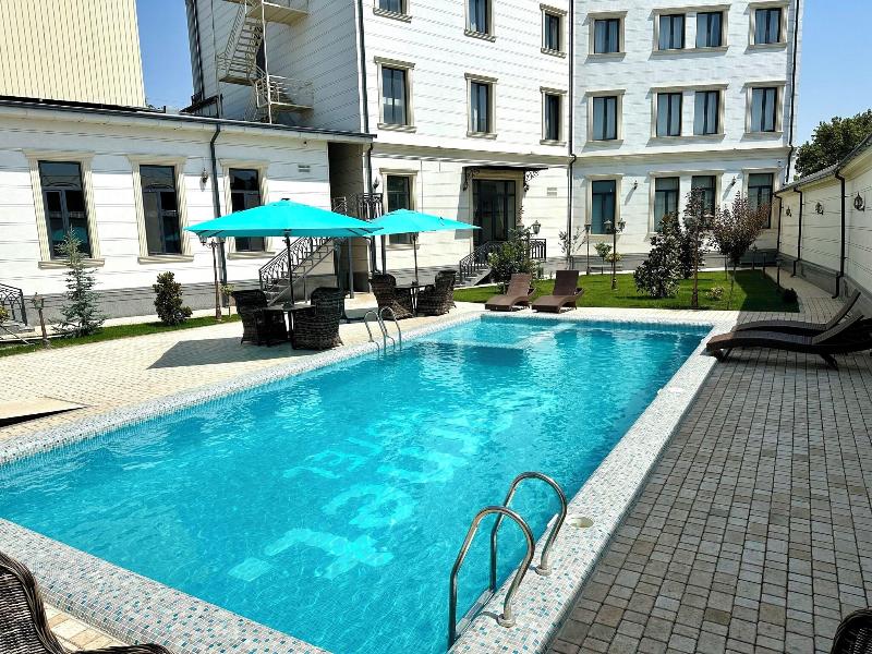 Garnet Hotel image