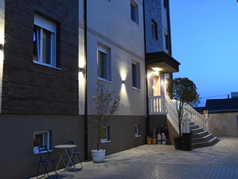 Kame Hotel Belgrade image