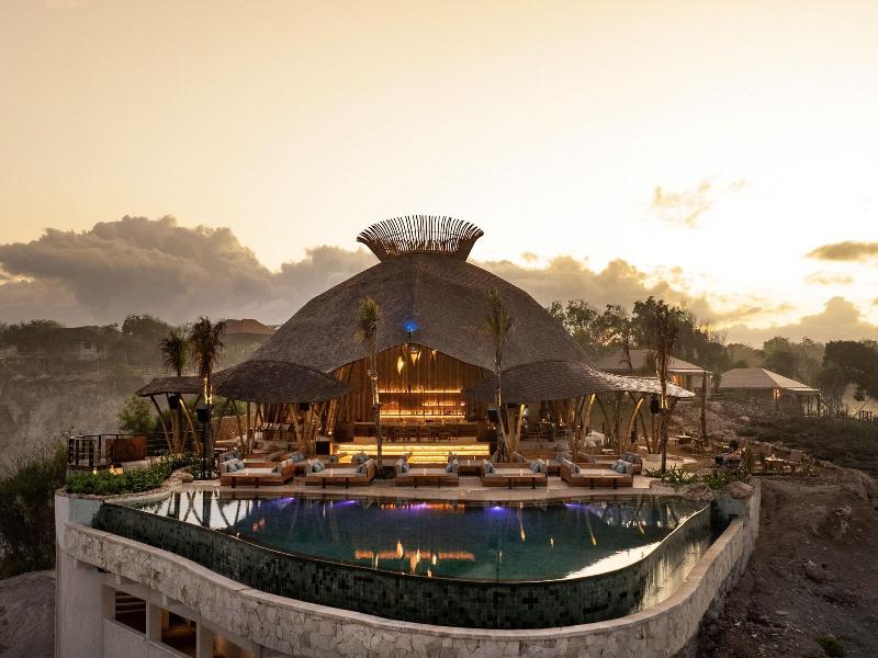 Arna Suites And Ocean Lounge image