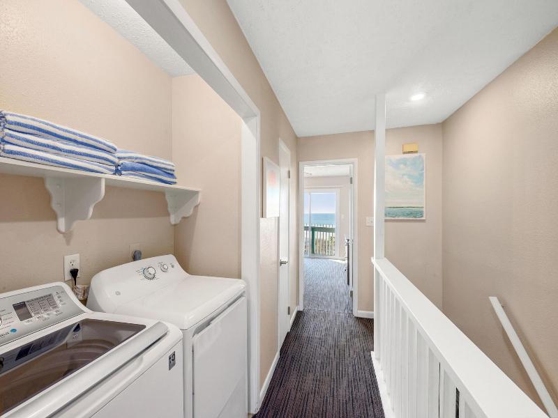 Sandpiper Beacon Beach Resort — photo 9