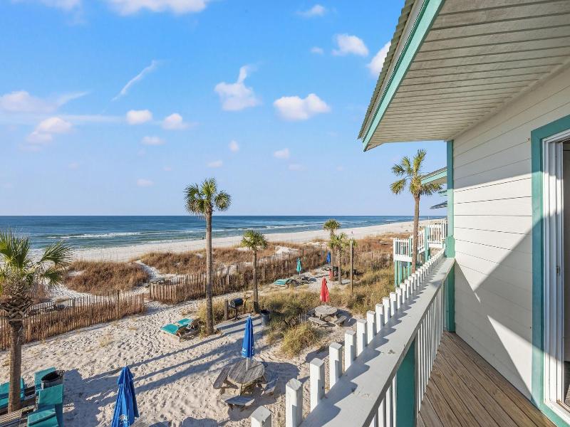 Sandpiper Beacon Beach Resort — photo 26