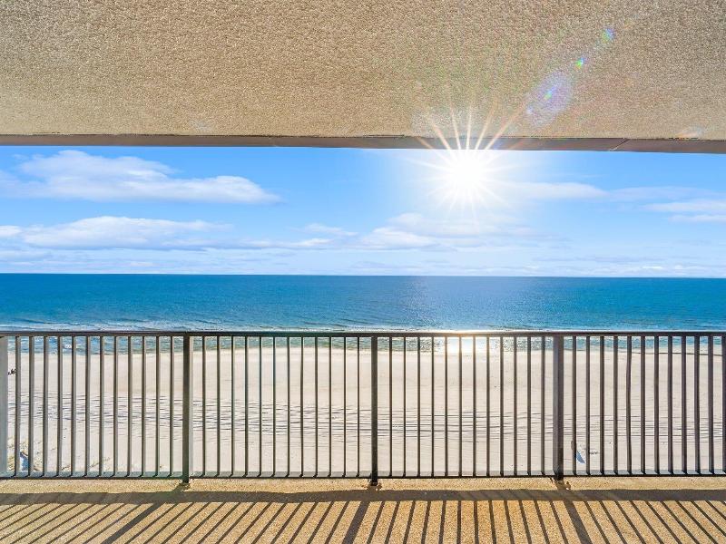 Sandpiper Beacon Beach Resort — photo 51