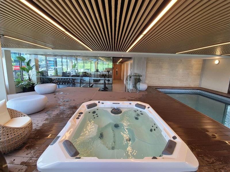 Maxim Hotel Auckland image