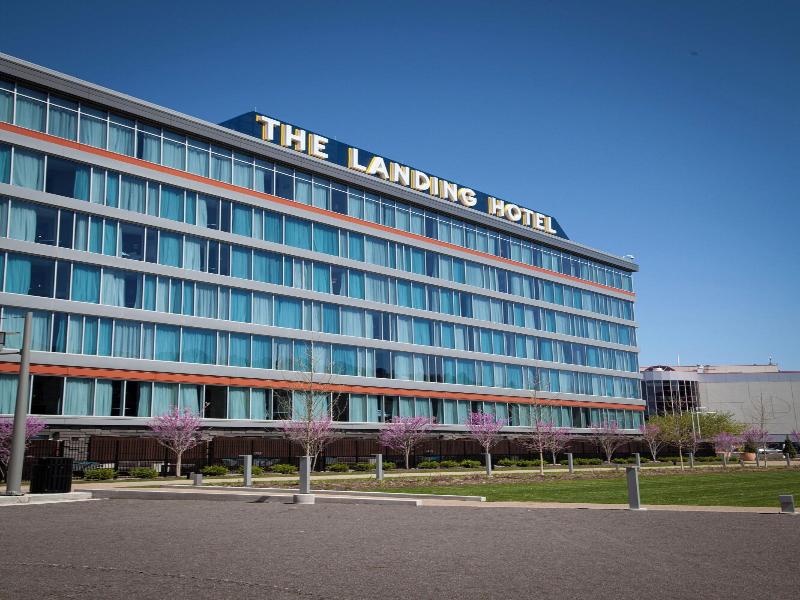 The Landing Hotel At Rivers Casino image