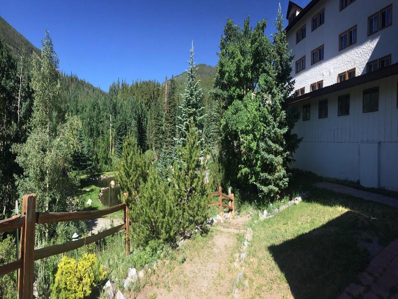 Monarch Mountain Lodge