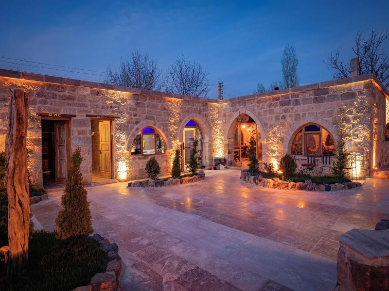 Sur Cave Hotel image