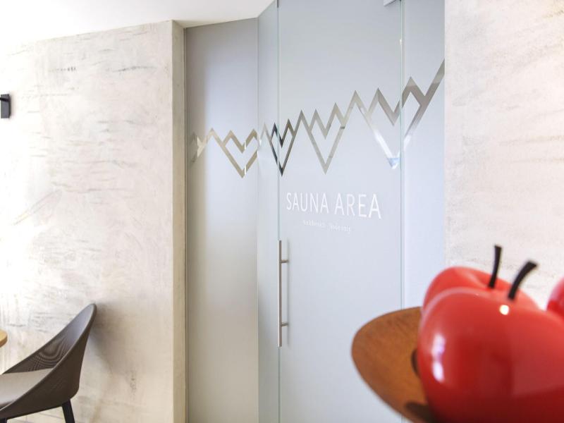 Heart Hotel Grischuna image