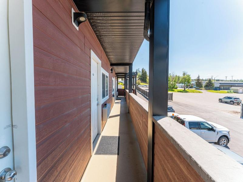 Hinton Highway Inn