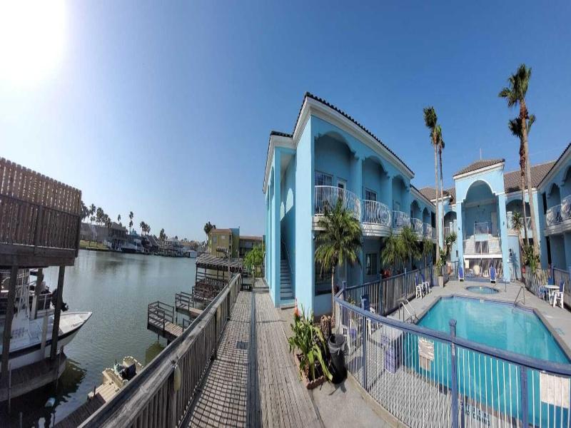 Casa Bella Hotel And Suites image