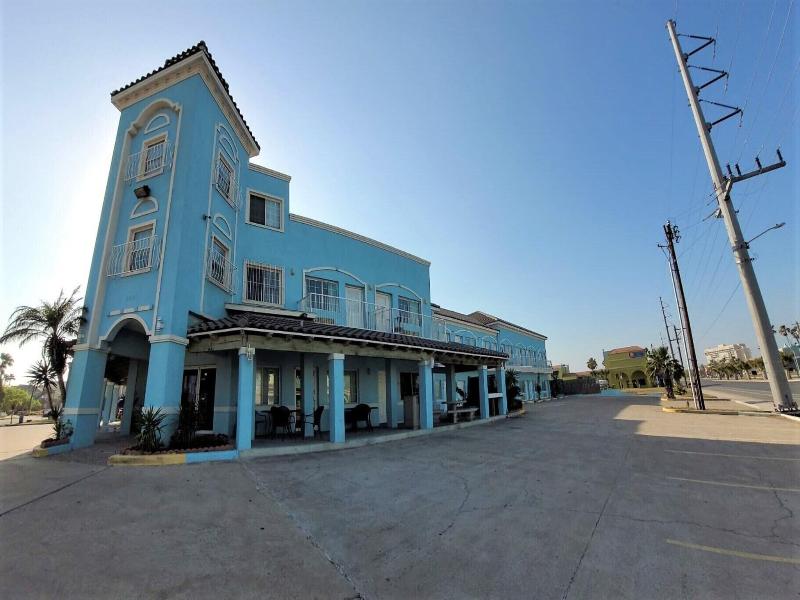 Casa Bella Hotel And Suites image