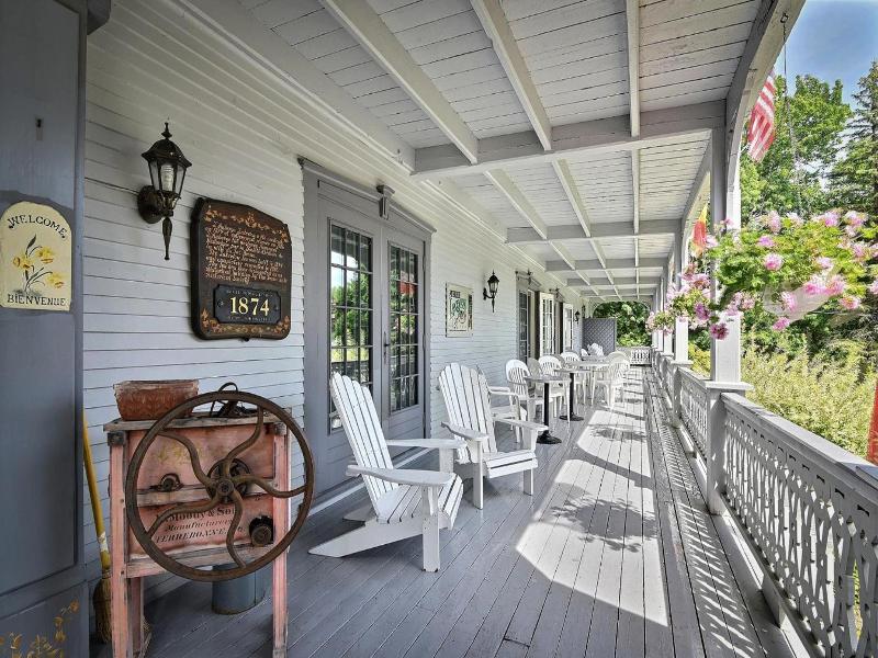 Auberge Lakeview Inn image
