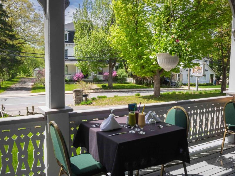 Auberge Lakeview Inn image