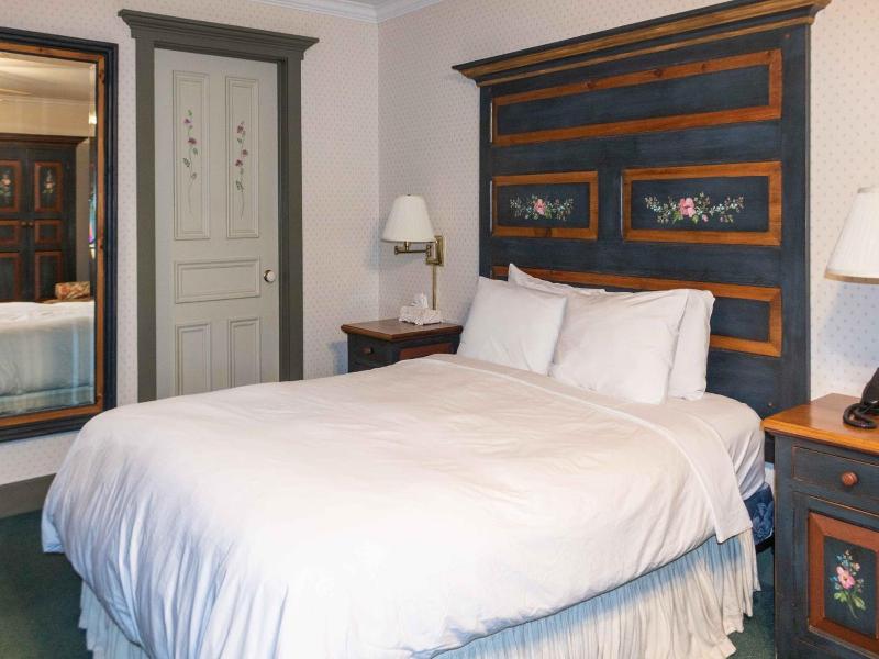 Auberge Lakeview Inn image