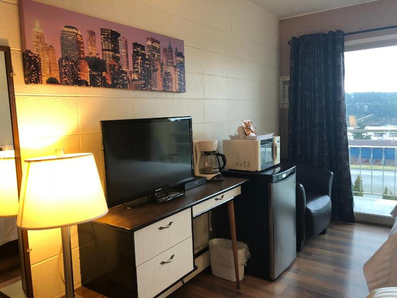 Holiday House Motel