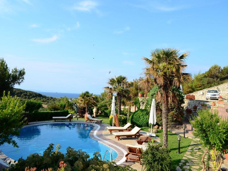Ada Bacchus Hotel image