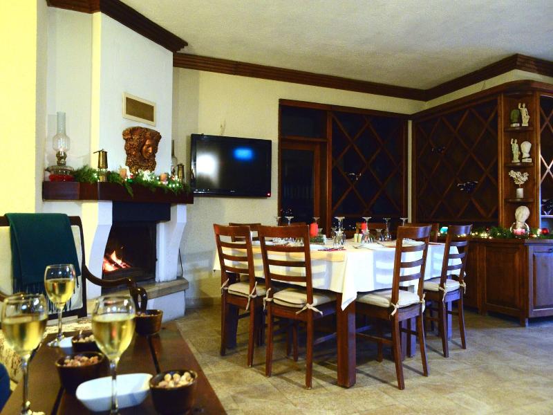 Ada Bacchus Hotel image