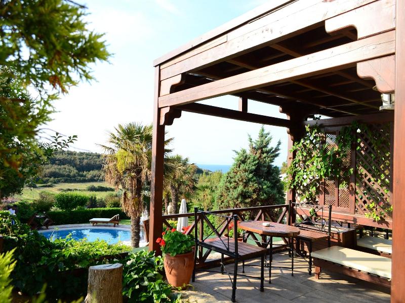 Ada Bacchus Hotel image