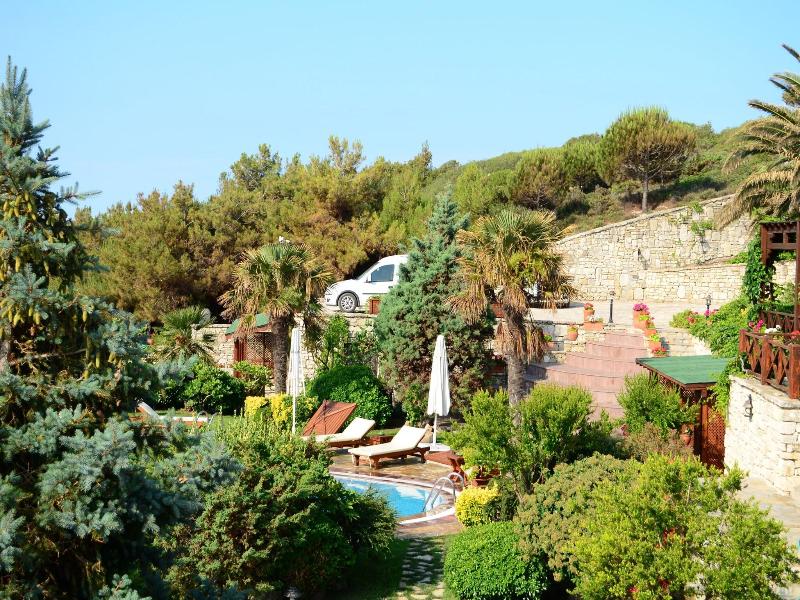 Ada Bacchus Hotel image