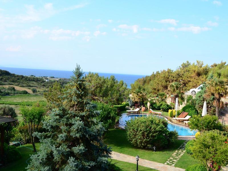 Ada Bacchus Hotel image