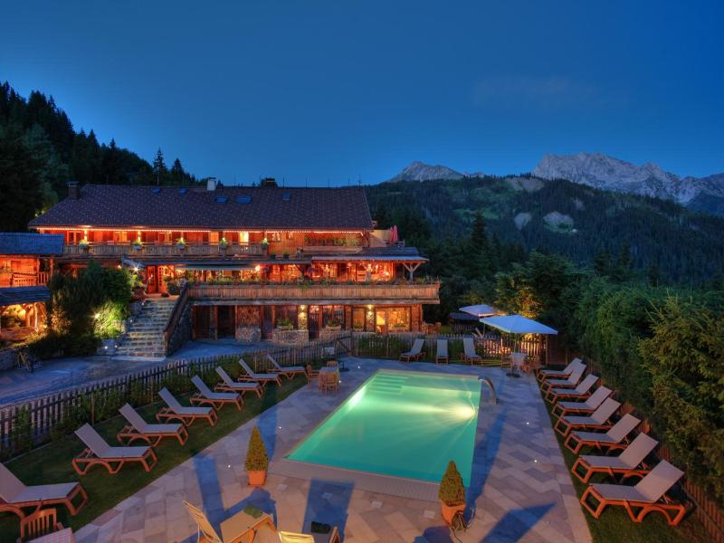 Les Chalets Hotel De La Croix Fry image