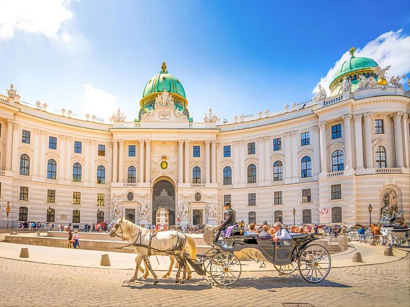Art Living Vienna image