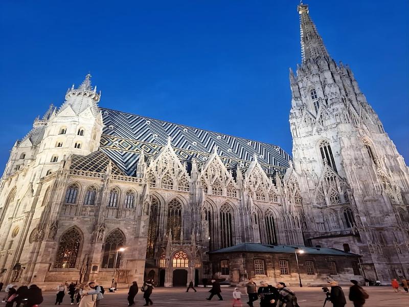 Art Living Vienna image