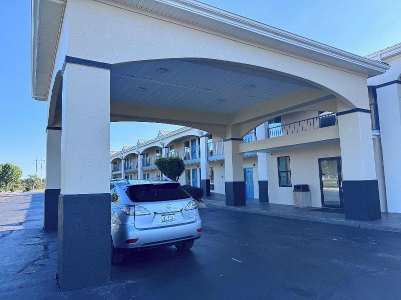 Florence Inn And Suites image