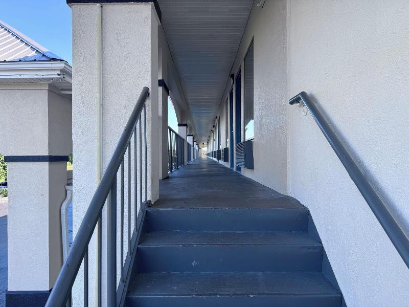 Florence Inn And Suites image