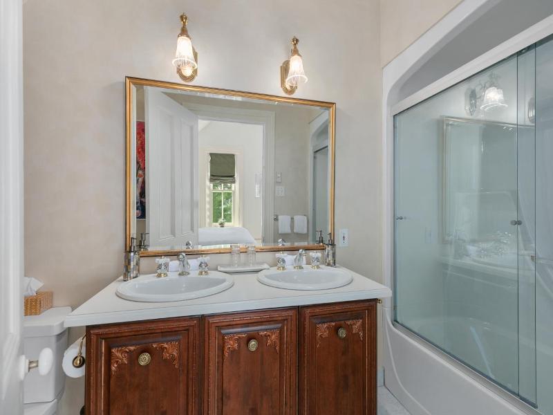 Manoir Sweetsburg image