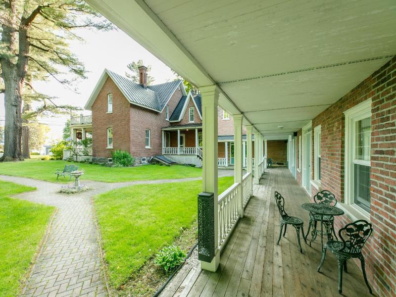 Manoir Sweetsburg image