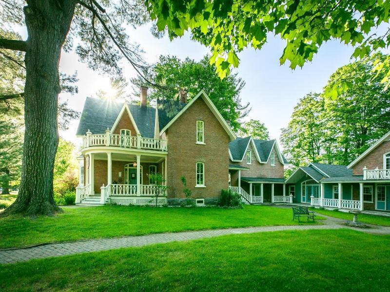 Manoir Sweetsburg image
