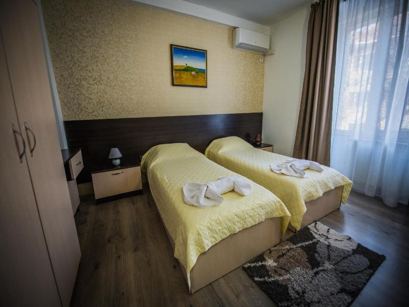 Vida Family Hotel image