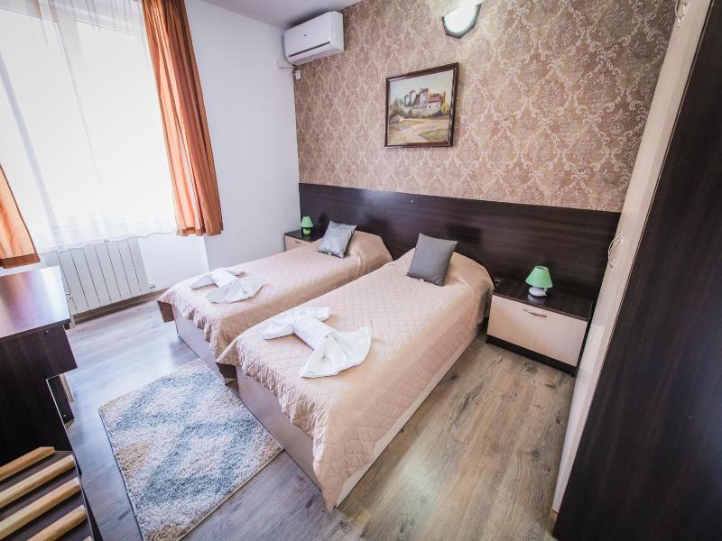 Vida Family Hotel image