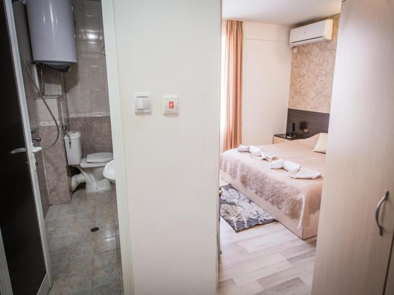 Vida Family Hotel image