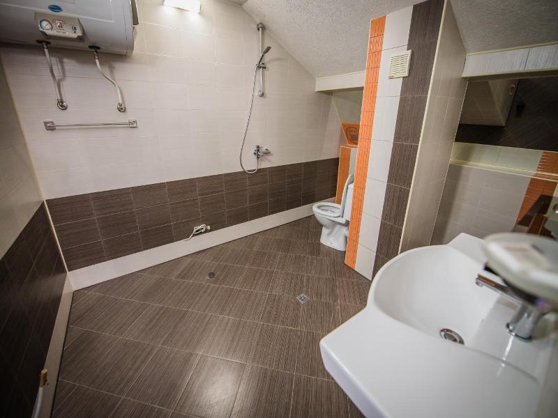 Vida Family Hotel image