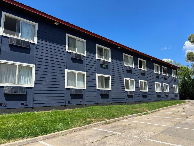 The Junction Hotel And Hostel