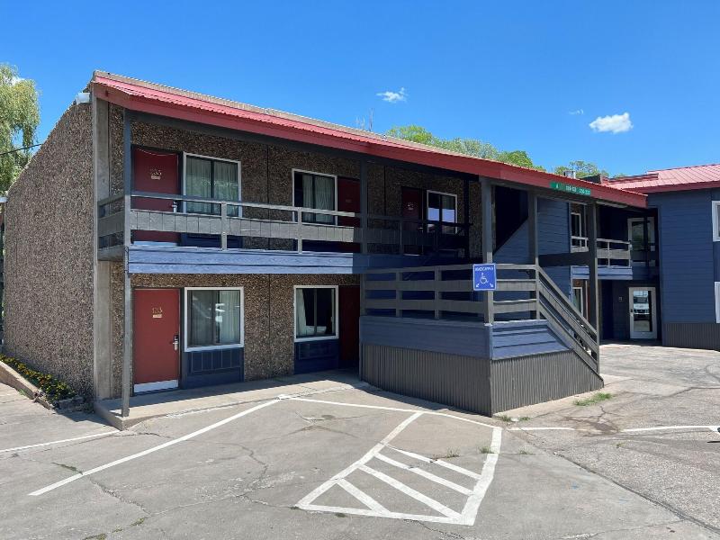 The Junction Hotel And Hostel