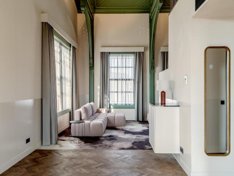 Metzlr House image