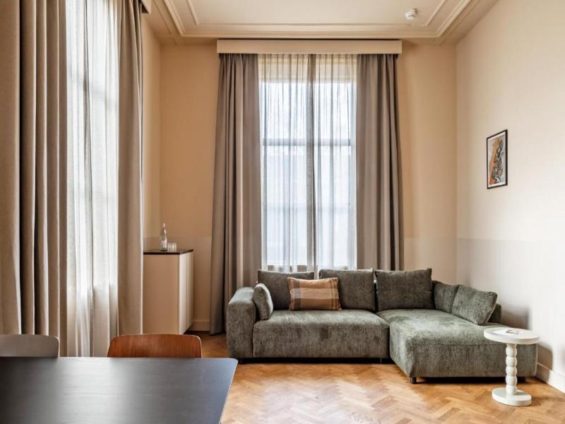 Metzlr House image