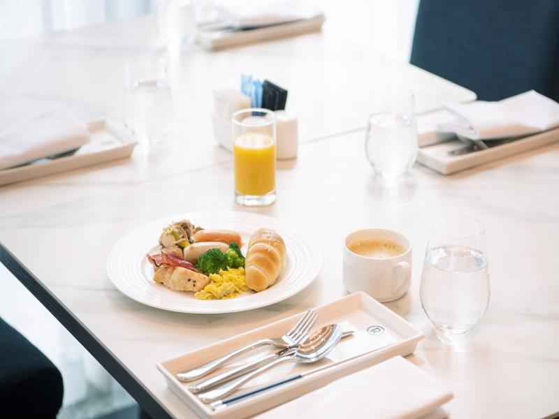 Nine Tree Premier Rokaus Hotel Seoul Yongsan image
