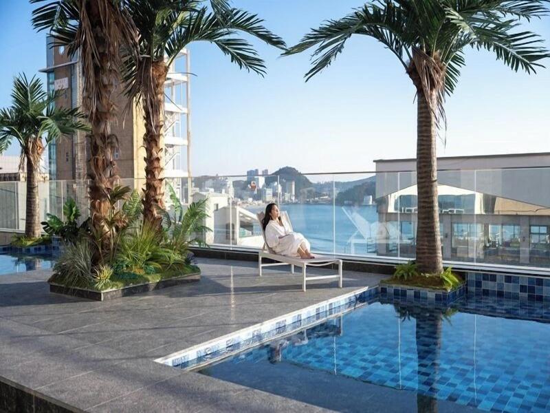 Mer De Laube Hotel image