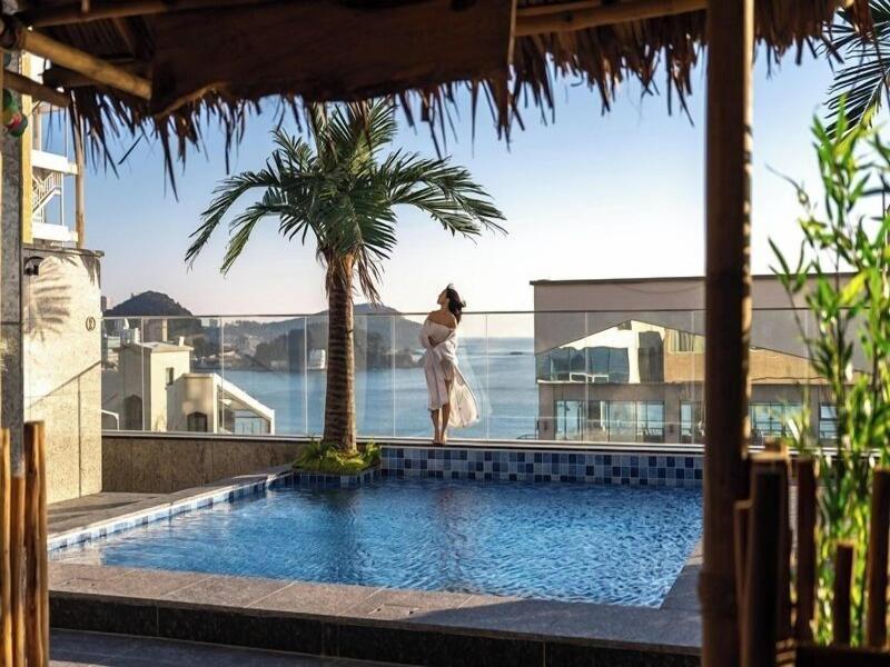 Mer De Laube Hotel image