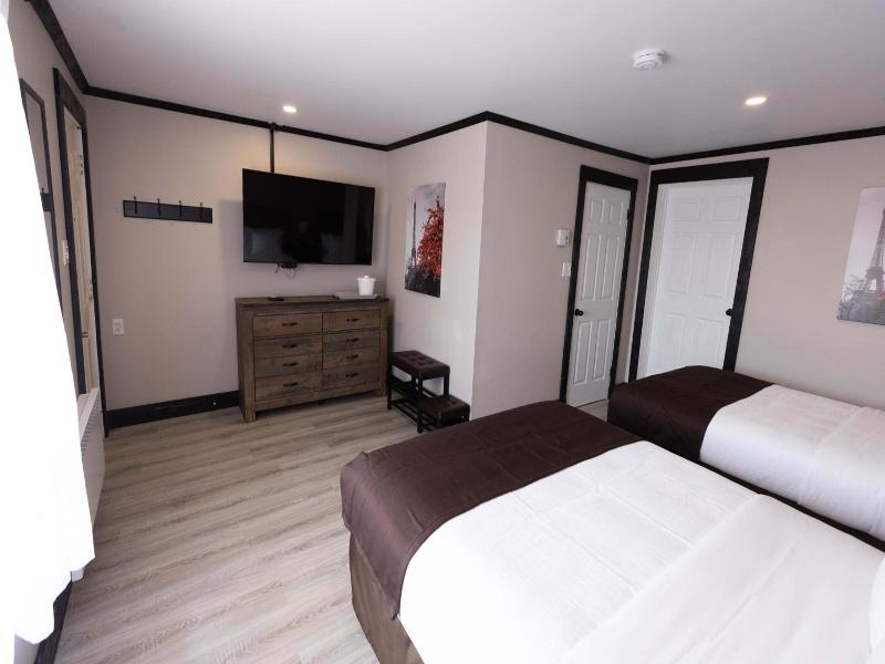 Motel 7 Inn Suites