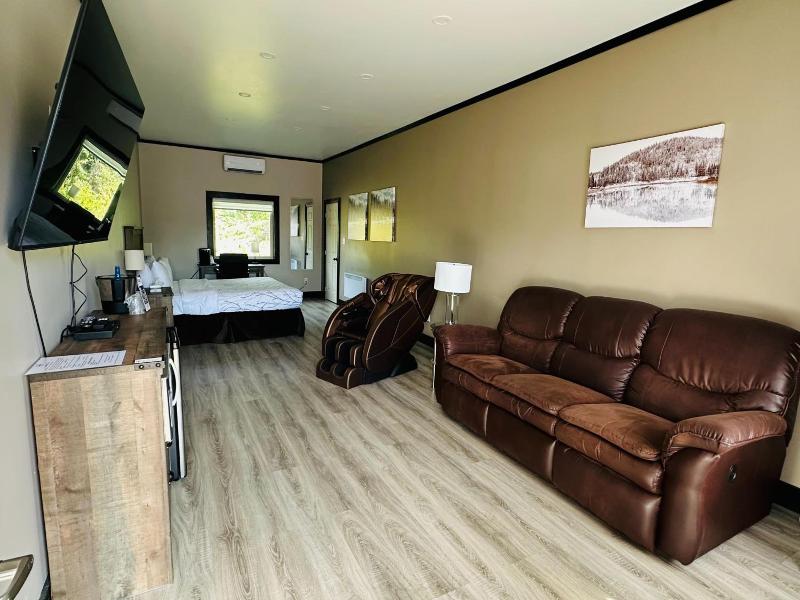 Motel 7 Inn Suites
